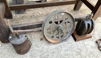 1 Pateca, Bomba De Engrasar Y Rueda De Hierro