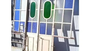 1 Puerta de hierro