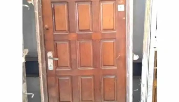 1 Puerta exterior
