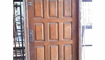 1 puerta exterior