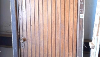 1 puerta exterior