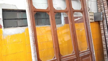 1 puerta vidriada de 3 hojas