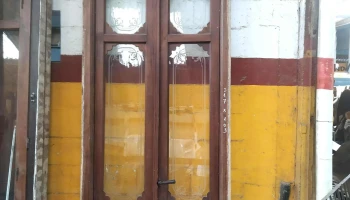 1 Puerta vidrios esmerilados