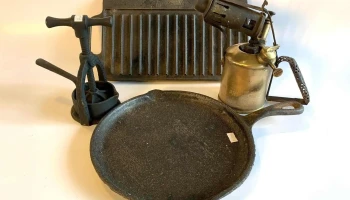 1 Soplete En Bronce,  Plancheta, Plancha Y Prensa De Hierro