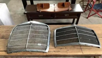 2 Caretas De Mercedes Benz (faltan Estrellas)