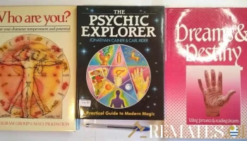 2 libros: Nostradamus y The haunted realm sobre Brujeria (en ingles)