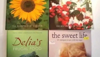 3 libros de recetas de Delia mas 1 comida dulce en ingles
