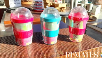 3 vasos de plástico para el yogur y cereales