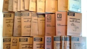 30 Libros distintos de Caterpillar modelos de tractores variados
