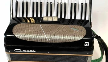 Acordeon A Piano Capri 80 Bajos Con Estuche