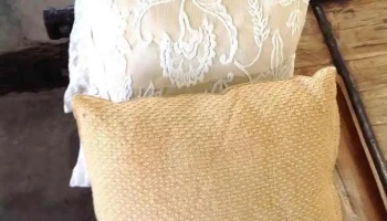 almohadones tonos ocres pasteles