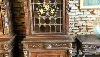 Aparador de 2 Puertas En Roble Renacimiento Frances Con Vitraux Y Blasones 0,90 X 0,48 X 2,17 Alto
