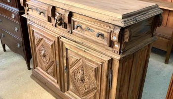 Aparador Renacimiento 3 Cajones 2 Puertas En Nogal 1,36 X 0,56 X 1,15 Alto