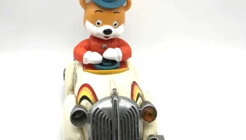 Auto Con Oso Antiguo De Plastico
