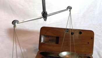 Balanza antigua pesar oro  uso joyería