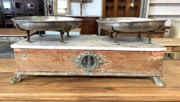 Balanza De 2 Platos , mueble de Madera Sin Pesas