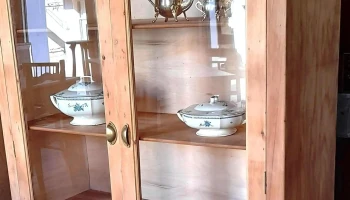 Biblioteca en pino antiguo