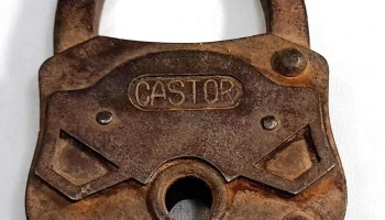 Candado antiguo gran tamaño