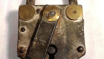 Candado antiguo sin llave