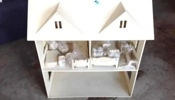 casita de muñecas con muebles
