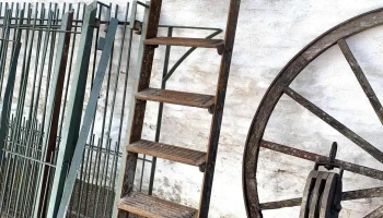 Escalera En Hierro 7 Peldaños Para 2m De Altura