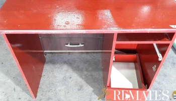 escritorio  moderno en Mdf color rojiozo