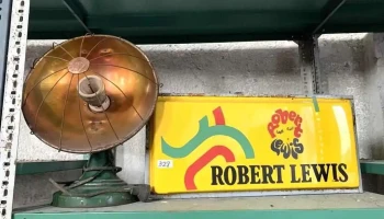 Estufa Y Cartel Robert Lewis
