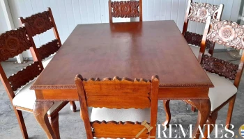 Estupendo juego de comedor Reina Ana, mesa y 6 sillas tapizado beige en tela