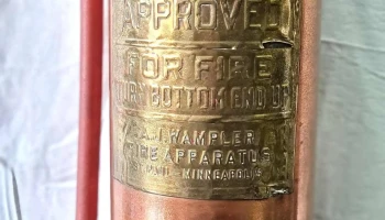 Extinguidor antiguo en cobre completo