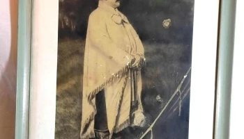 Gran cuadro con fotografía antigua de Aparicio Saravia 62x43