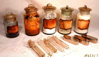 Lote de articulos de farmacia antiguo