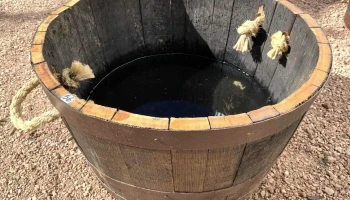 Macetero O Leñero En Roble 0,63 X 0,40 Alto