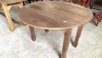 Mesa Con Alas De 1,16 Diam. X 0,78 Alto
