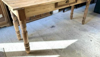 Mesa De Arrimo 1 Cajon Patas Torneadas En Pinotea 1,77 X 0,60 X 0,80 Alto