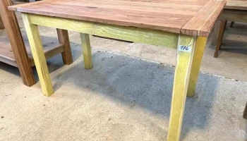 Mesa De Centro Tapa En Pinotea Patas Laqueadas 1m X 0,54 X 0,58 Alto