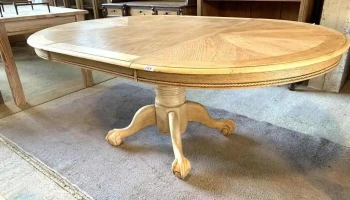 Mesa De Comedor  Oval Enchapada En Roble c/ Pie Central, Extensible ( C/ Ext 1,82 X 1,20 X 0,76 Alto)  (sin Extension Circular 1,20 Diam.)