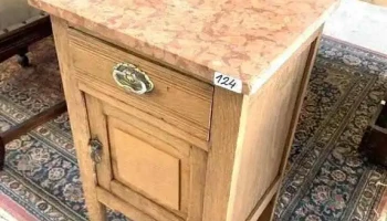 Mesa De Noche En Roble Con Marmol