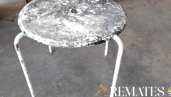 mesa de patio en hierro