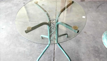 mesa de patio en hierro tapa d vidrio circular