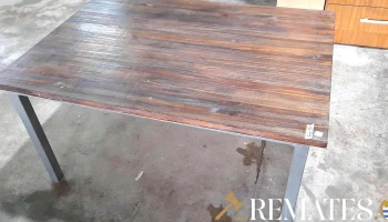 mesa ratona base de tubular y tapa madera maciza