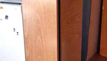 mueble angosto de 2 puertas