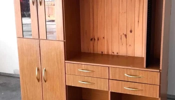 mueble de living compensado color marron, 4 puertas, 4 cajones