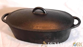 Olla antigua maciza hierro ovalada 5 litros con tapa