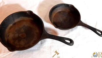 Par de sartenes o planchas en hierro antiguos