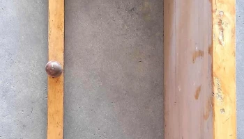 perchero en madera con estante