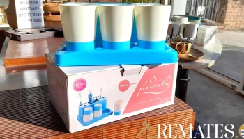 porta sepillo con 3 vasos de plastico blanco y azul