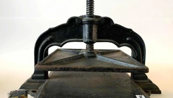 Prensa De Tornillo  Librera