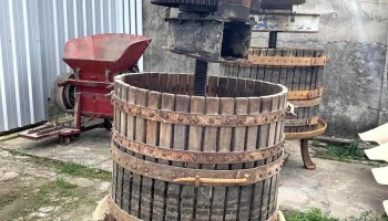 Prensa Para Vino Con Motor Canasto  De 1,05 Diam
