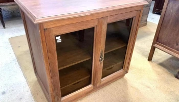 Rack En Cedro De 2 Puertas Con Ruedas 0,75 X 0,48 X 0,70 Alto
