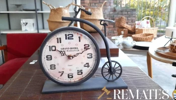 reloj de mesa con forma de bicicleta